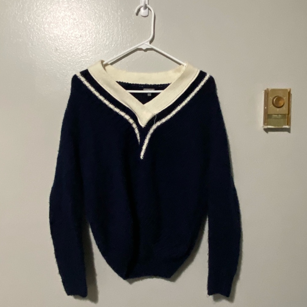 Blue sweater top